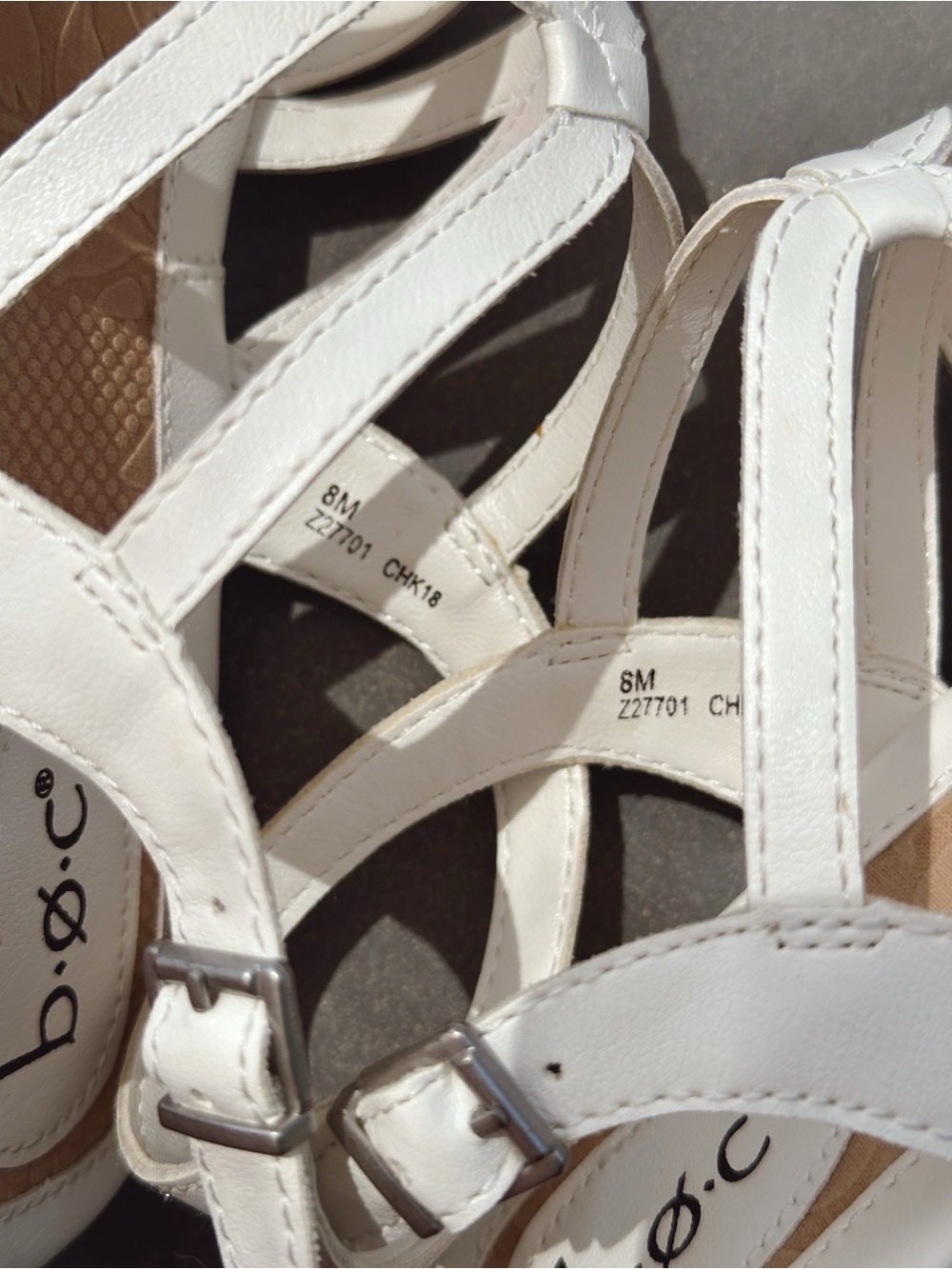 b.o.c. Cora White Strappy Comfort Sandals Women’s Size 8 Excellent Condition - Picture 9 of 10